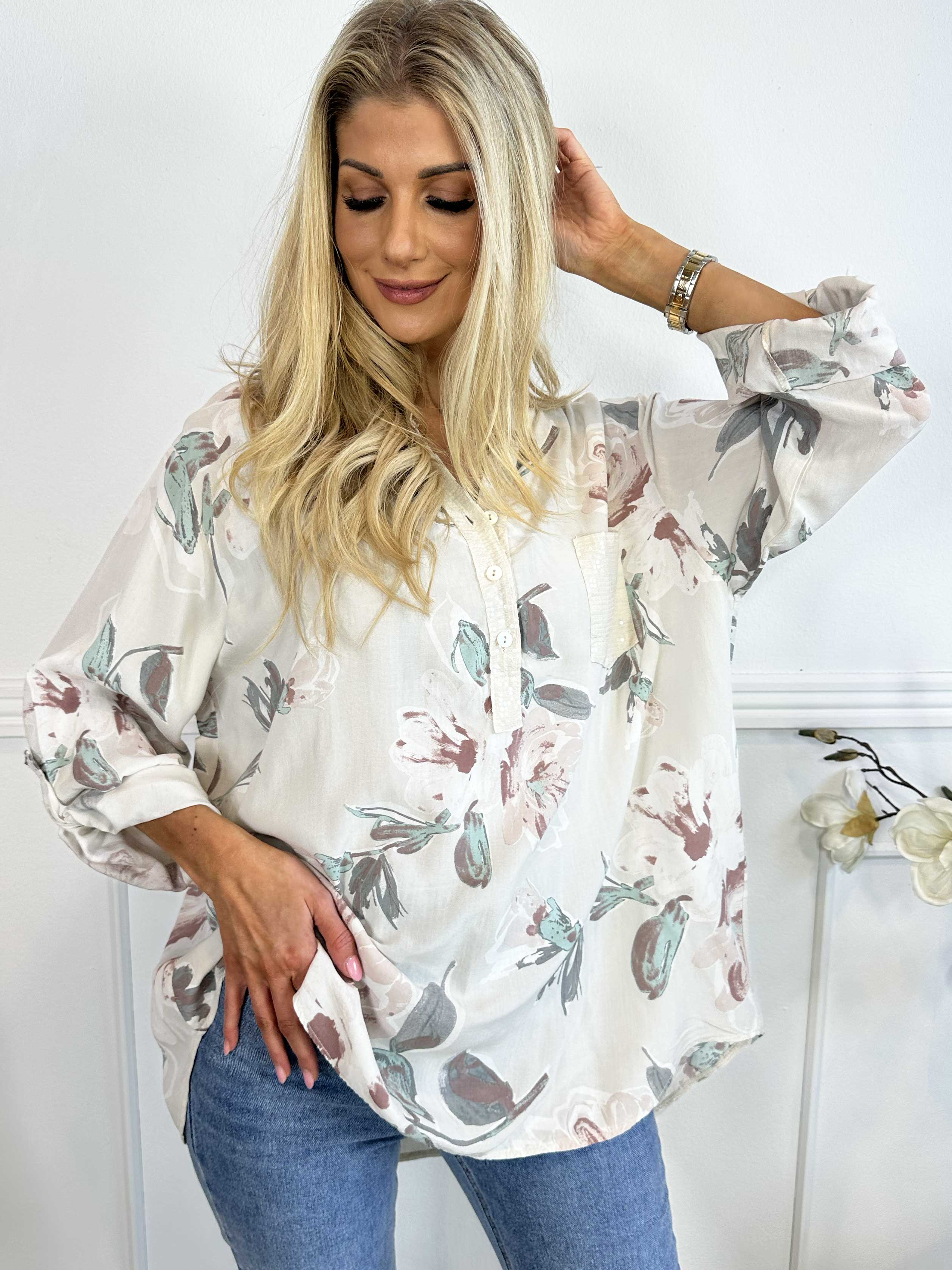 Ella - Söt tunika i viskos med blommiga motiv